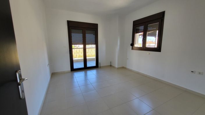 Image No.13-3 Bed Property for sale