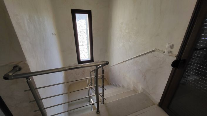 Image No.15-3 Bed Property for sale