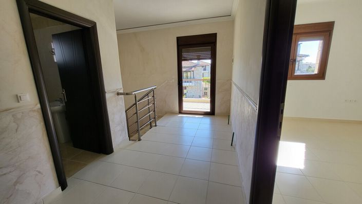 Image No.16-3 Bed Property for sale