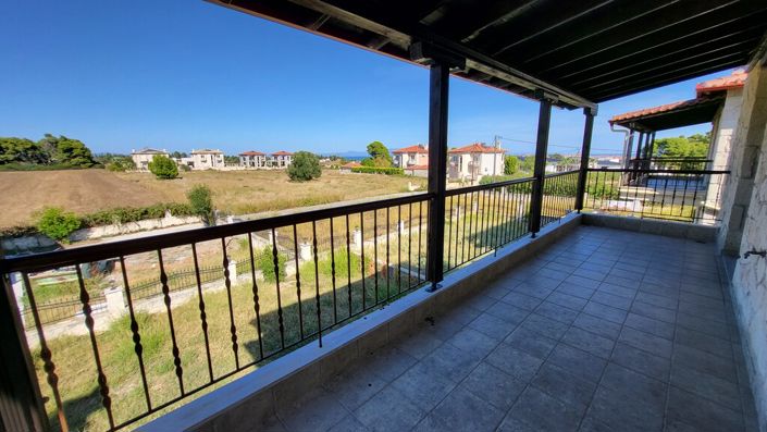 Image No.17-3 Bed Property for sale