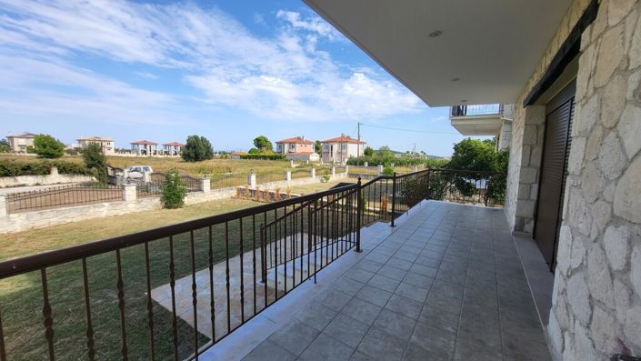 Image No.19-3 Bed Property for sale