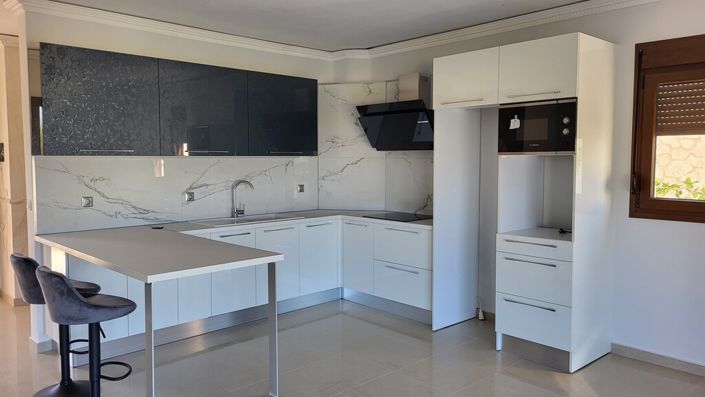 Image No.5-3 Bed Property for sale