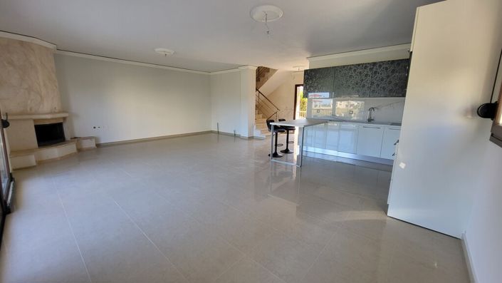 Image No.6-3 Bed Property for sale