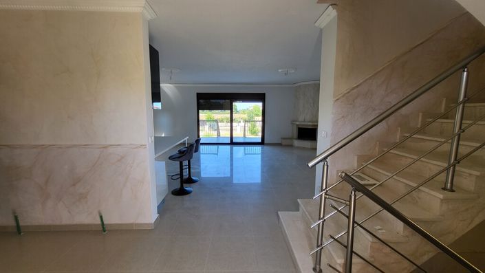 Image No.7-3 Bed Property for sale