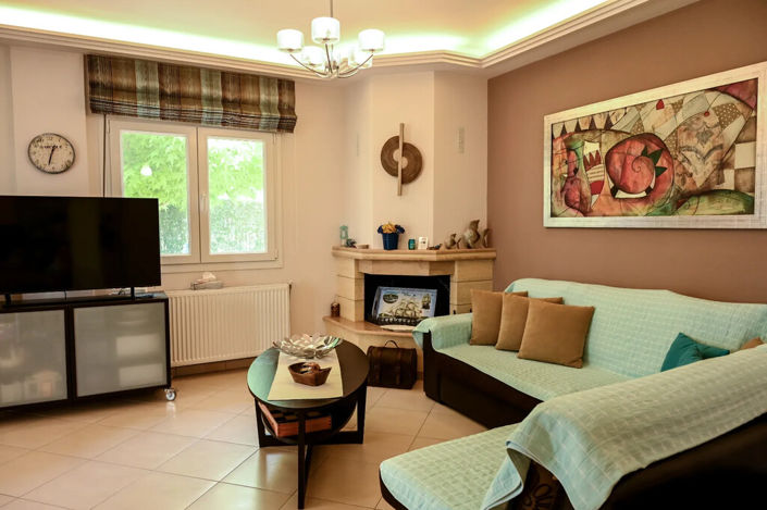 Image No.6-3 Bed Property for sale