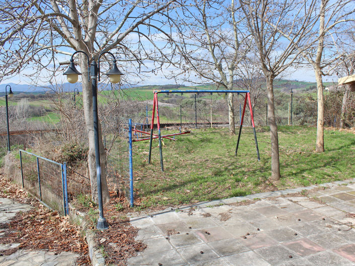 Image No.25-8 Bed Property for sale