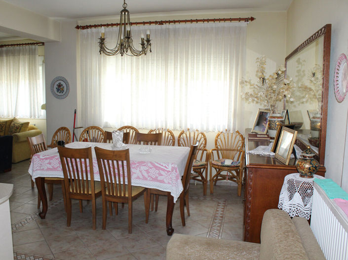 Image No.7-8 Bed Property for sale