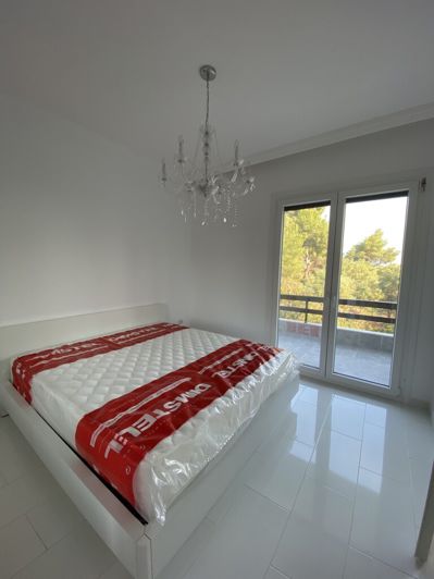 Image No.5-2 Bed Flat for sale