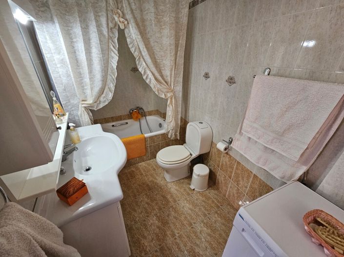 Image No.9-4 Bed Maisonette for sale