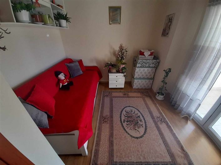 Image No.20-3 Bed Maisonette for sale