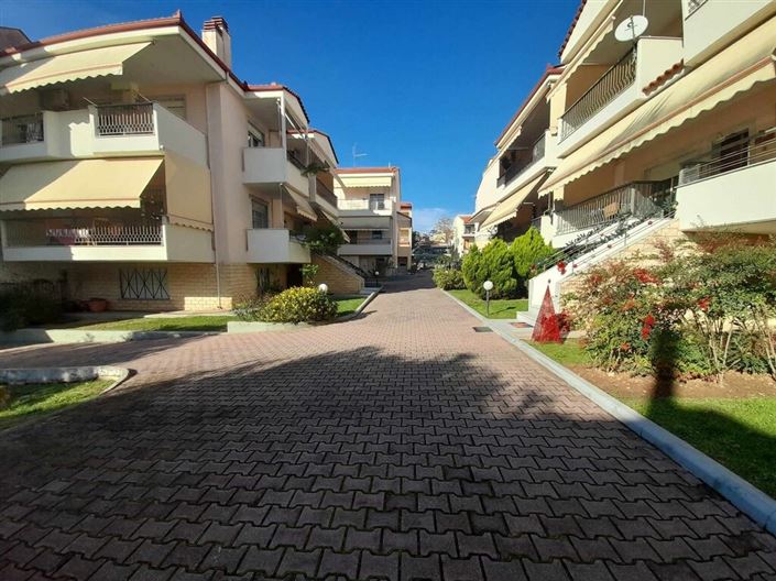 Image No.28-3 Bed Maisonette for sale