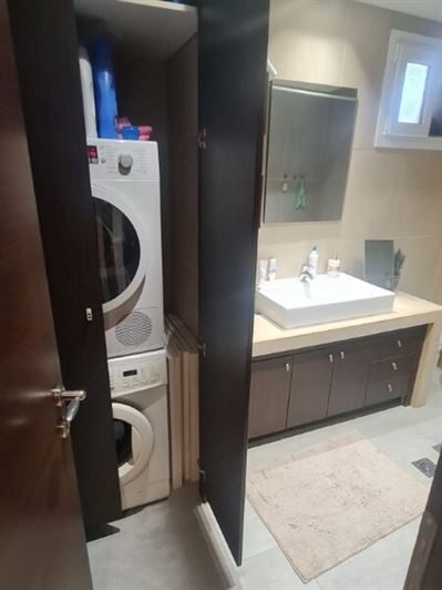 Image No.16-5 Bed Property for sale