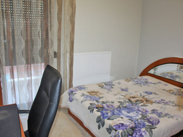 Image No.12-6 Bed Property for sale