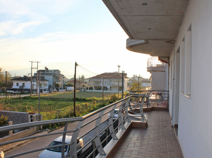 Image No.18-6 Bed Property for sale