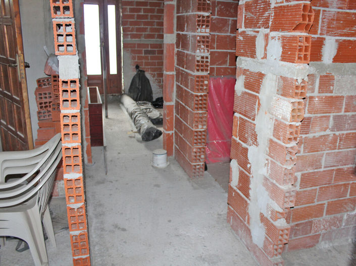 Image No.22-6 Bed Property for sale