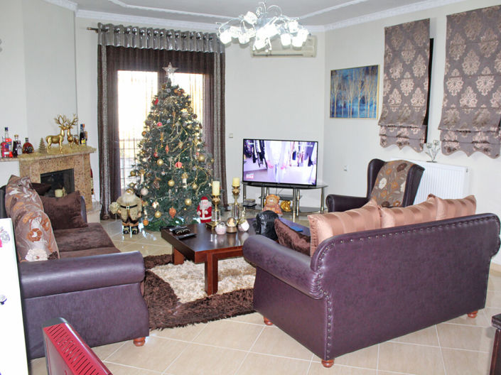 Image No.6-6 Bed Property for sale