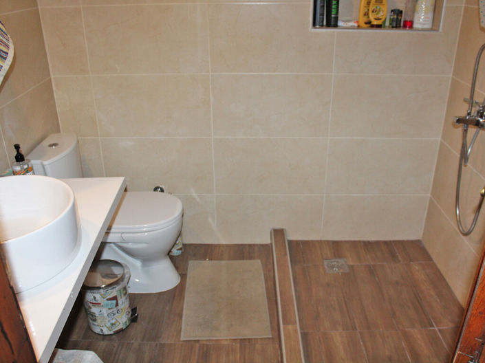 Image No.12-3 Bed Property for sale