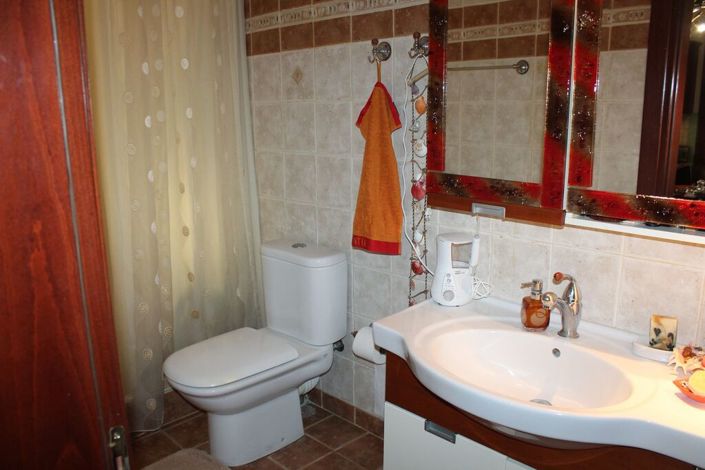 Image No.3-3 Bed Maisonette for sale