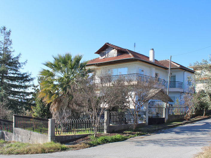 Image No.2-4 Bed Property for sale