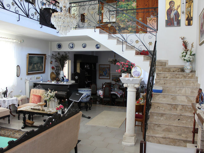 Image No.4-4 Bed Property for sale