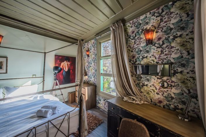 Image No.24-3 Bed Property for sale