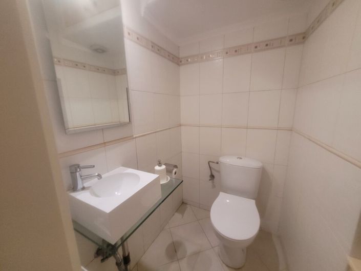 Image No.16-3 Bed Maisonette for sale