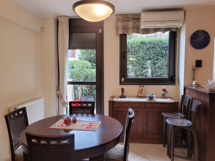 Image No.8-3 Bed Maisonette for sale