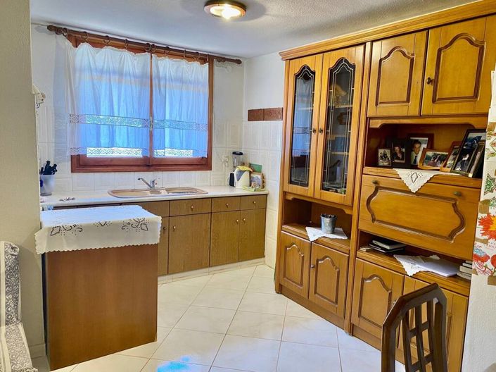 Image No.6-4 Bed Property for sale