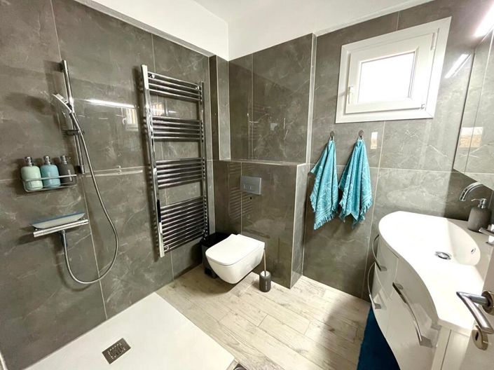 Image No.22-3 Bed Property for sale