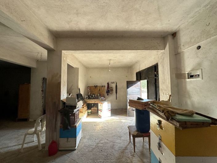 Image No.27-2 Bed Property for sale