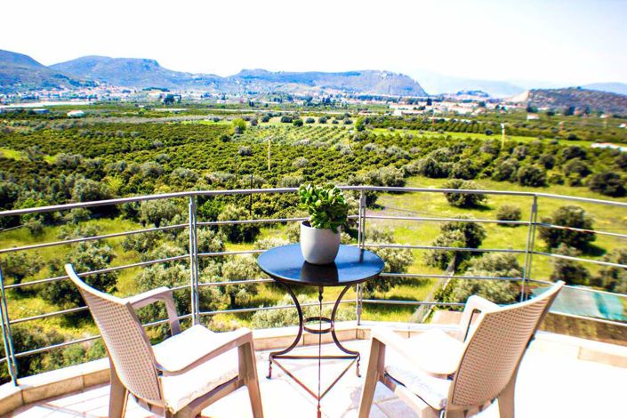 Image No.2-4 Bed Property for sale