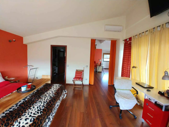 Image No.16-4 Bed Property for sale