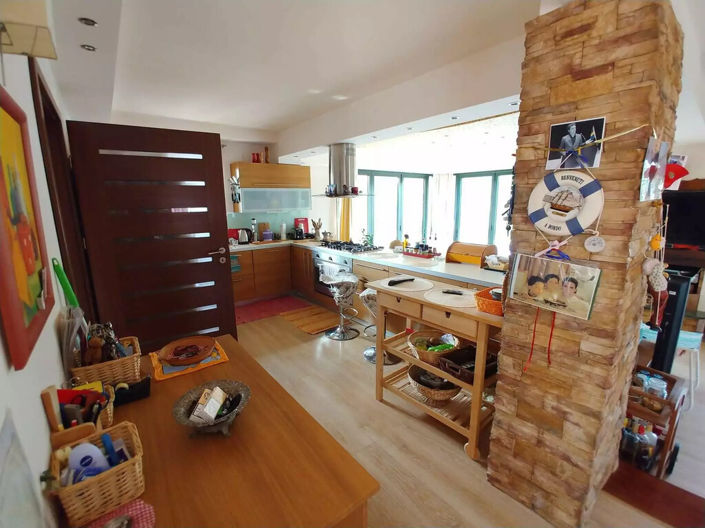 Image No.20-4 Bed Property for sale