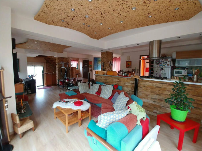 Image No.26-4 Bed Property for sale