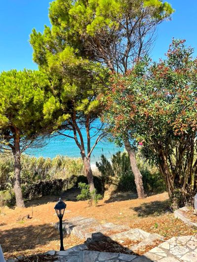 Image No.2-8 Bed Villa for sale