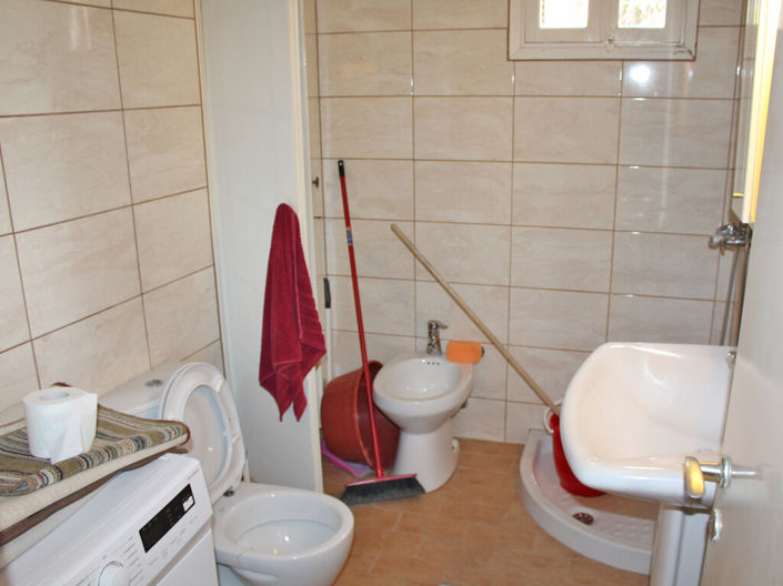 Image No.8-3 Bed Property for sale