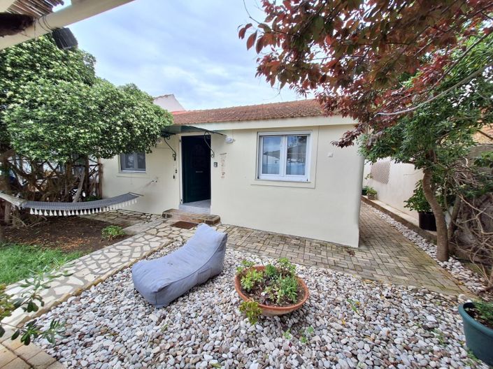 Image No.24-2 Bed Maisonette for sale