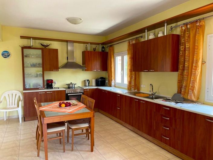 Image No.9-3 Bed Property for sale