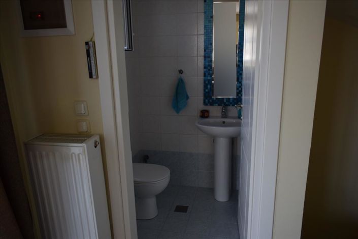 Image No.17-3 Bed Property for sale