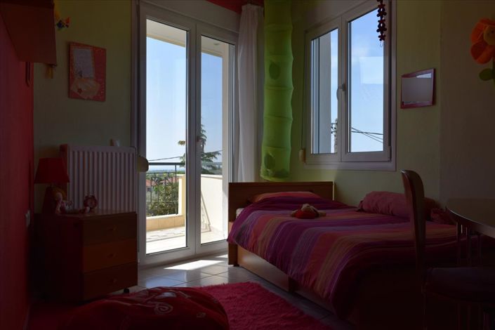 Image No.22-3 Bed Property for sale