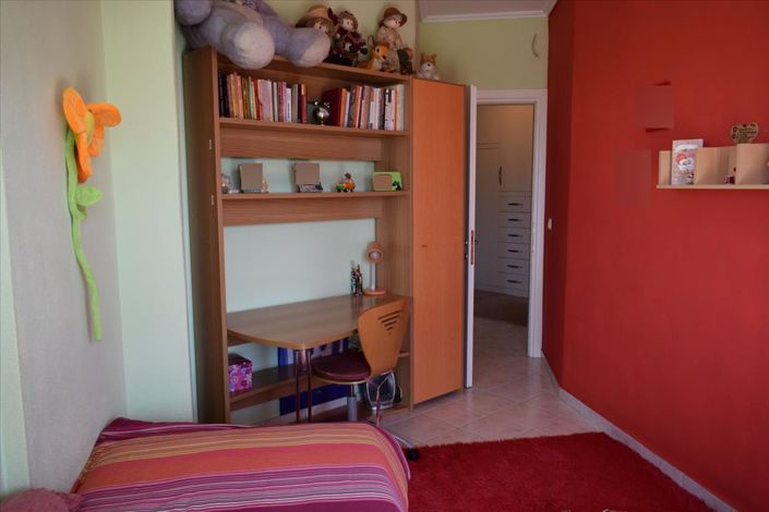 Image No.23-3 Bed Property for sale