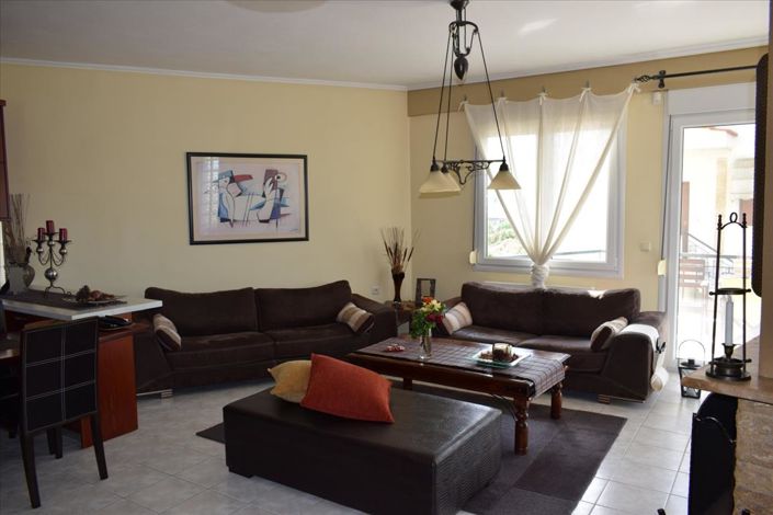 Image No.8-3 Bed Property for sale