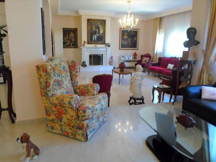 Image No.27-5 Bed Property for sale