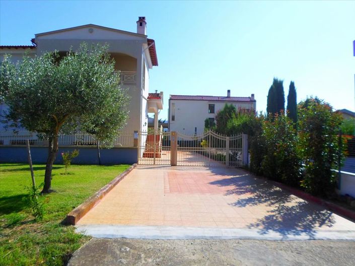 Image No.3-5 Bed Property for sale