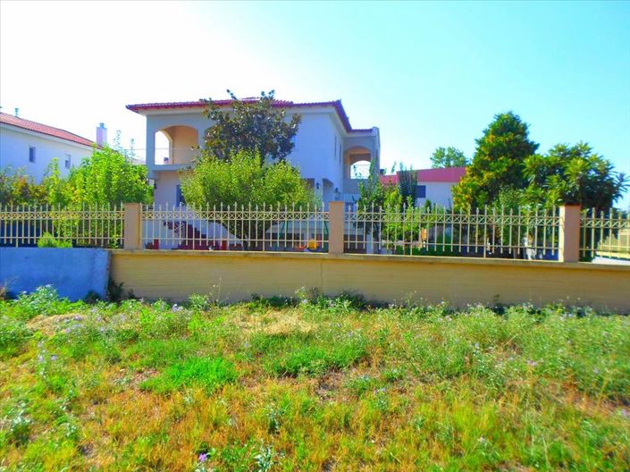 Image No.8-5 Bed Property for sale