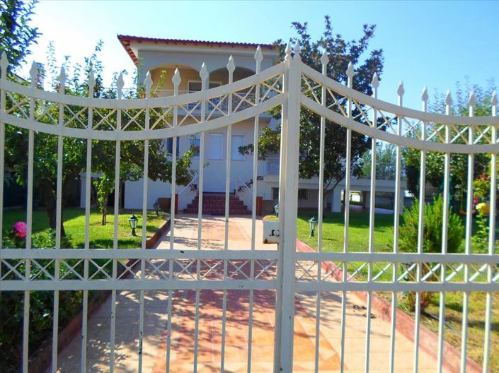 Image No.9-5 Bed Property for sale