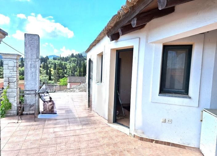 Image No.2-4 Bed Maisonette for sale