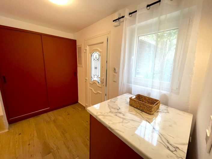 Image No.5-1 Bed Maisonette for sale