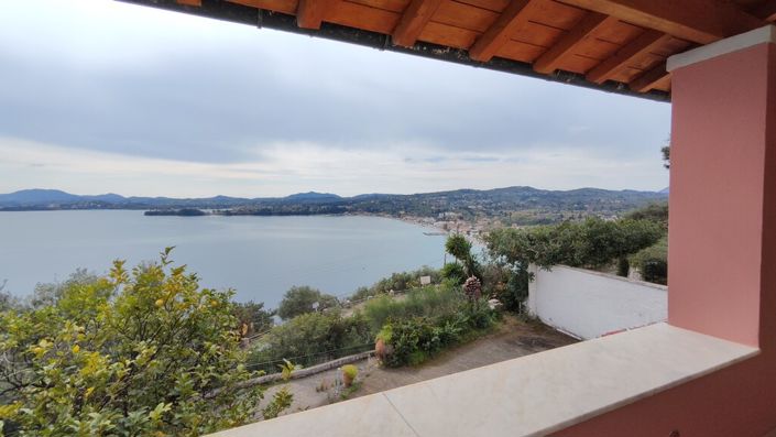 Image No.30-6 Bed Property for sale