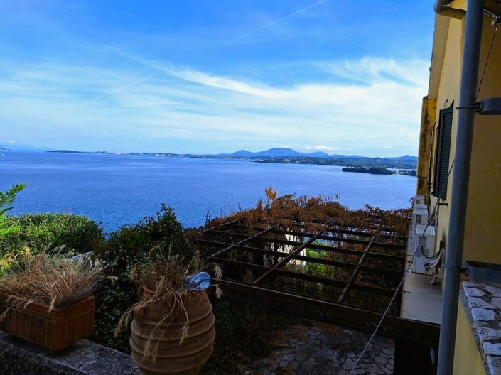 Image No.9-6 Bed Property for sale